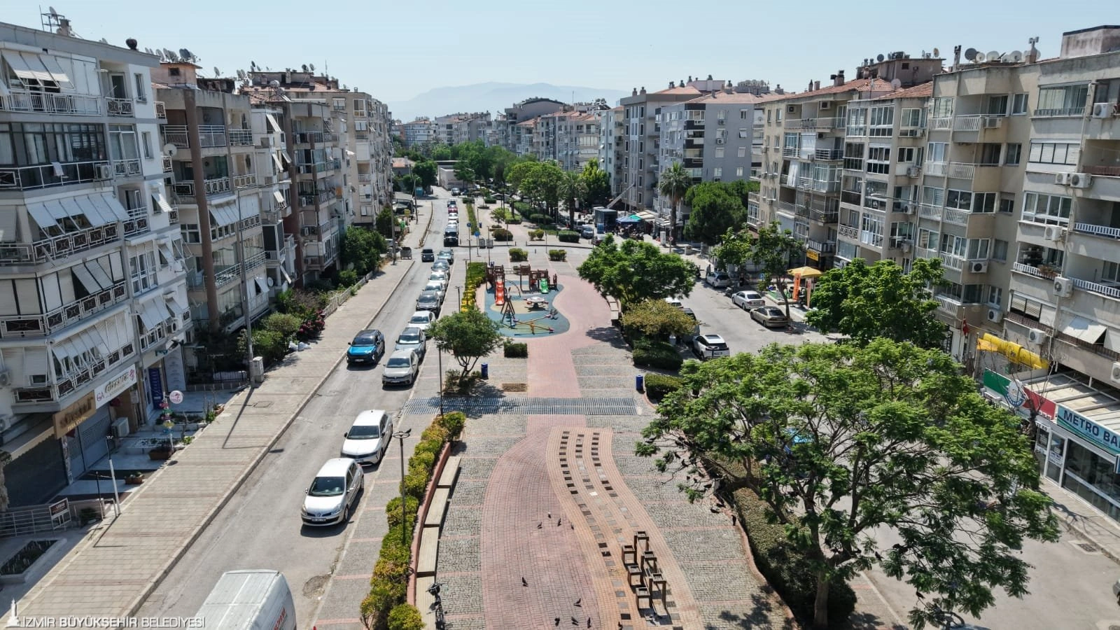 Karşıyaka’nın kalbine kesintisiz bisiklet yolu: Başkan Tugay çalışmaları sahada inceledi 3 Karşıyaka’nın kalbine kesintisiz bisiklet yolu: Başkan Tugay çalışmaları sahada inceledi