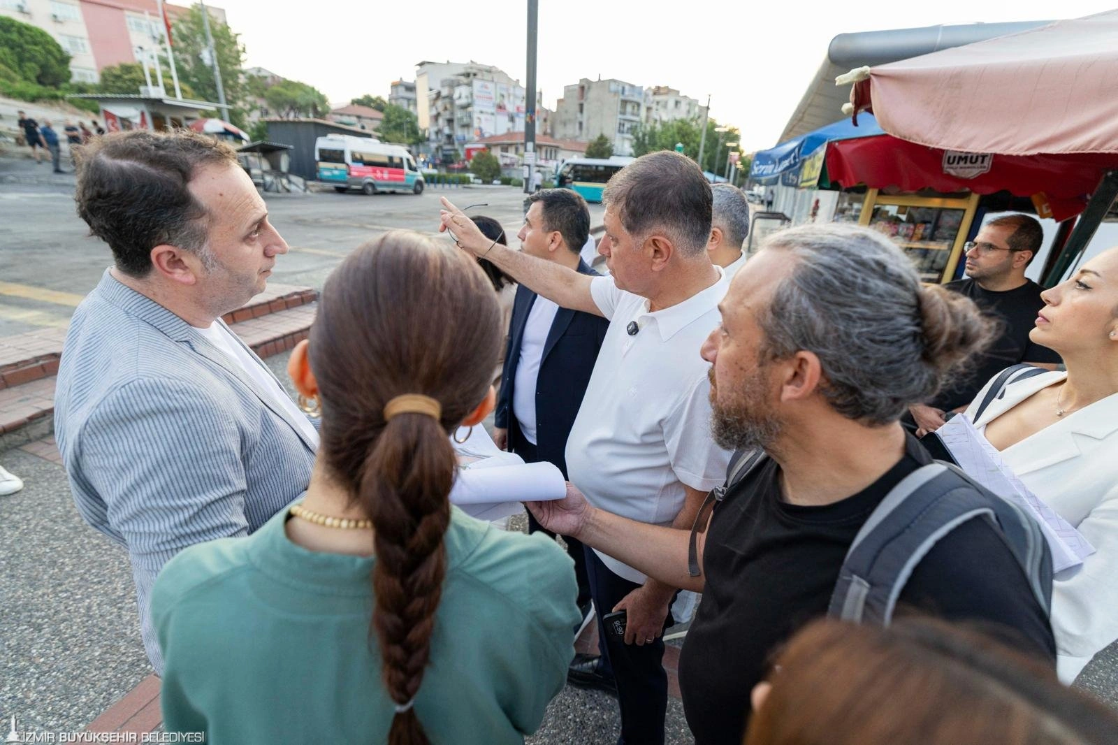 Karşıyaka’nın kalbine kesintisiz bisiklet yolu: Başkan Tugay çalışmaları sahada inceledi 7 Karşıyaka’nın kalbine kesintisiz bisiklet yolu: Başkan Tugay çalışmaları sahada inceledi