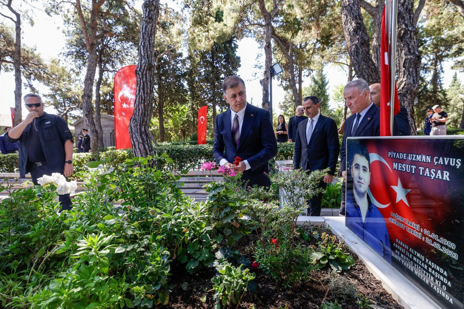 15 Temmuz şehitleri İzmir’de dualarla anıldı: Kadifekale’de demokrasi sözü