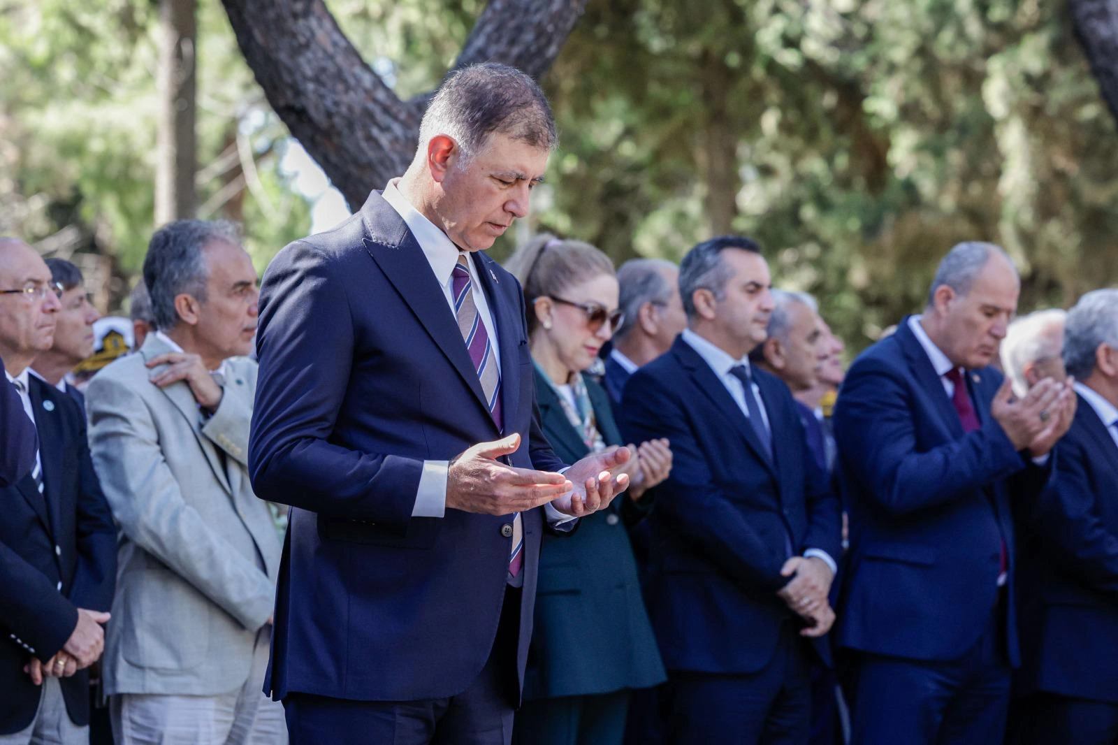 15 Temmuz şehitleri İzmir’de dualarla anıldı: Kadifekale’de demokrasi sözü