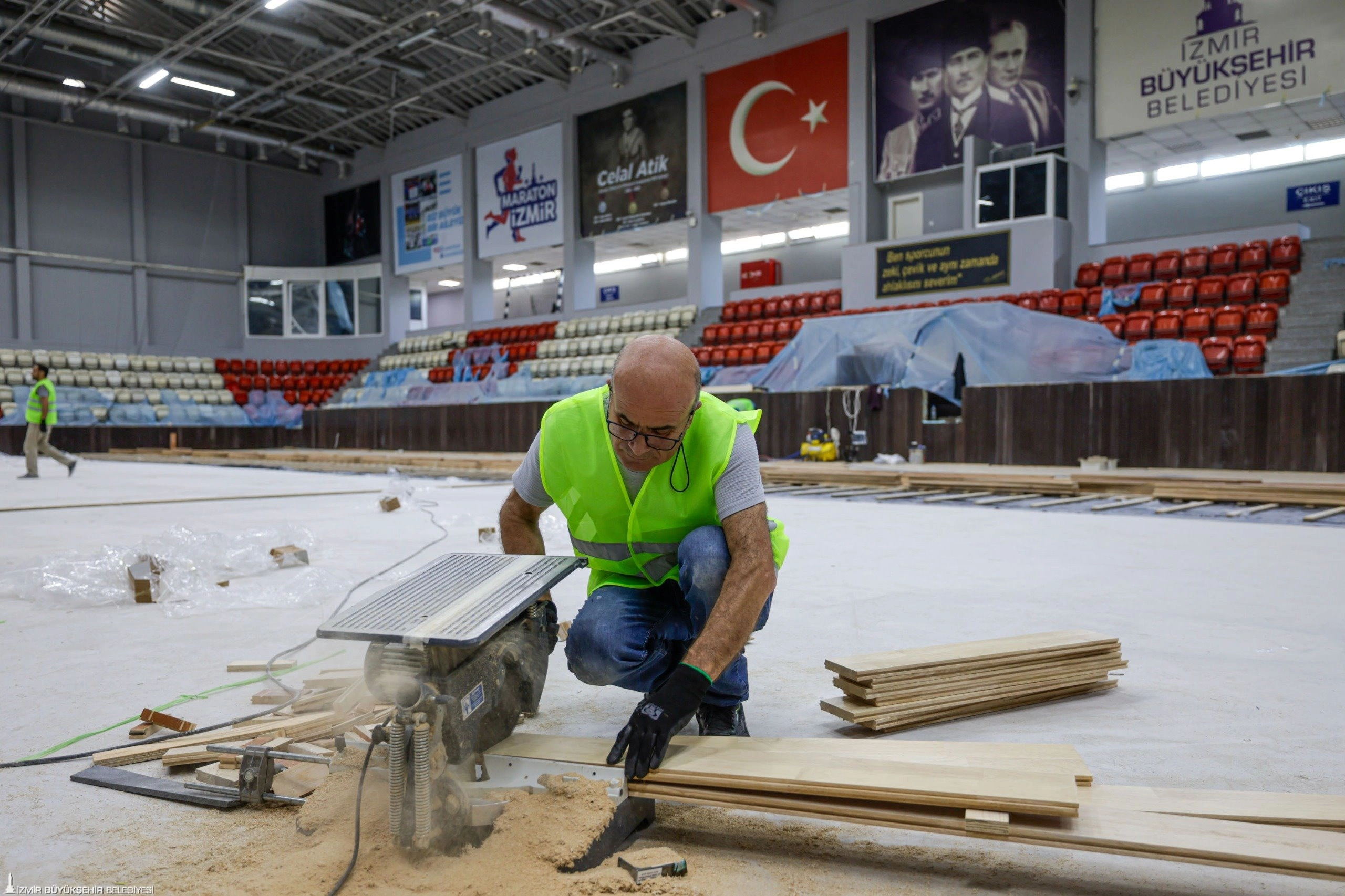İzmir sporunun kalbinin attığı, kente uzun yıllardır hizmet veren simge