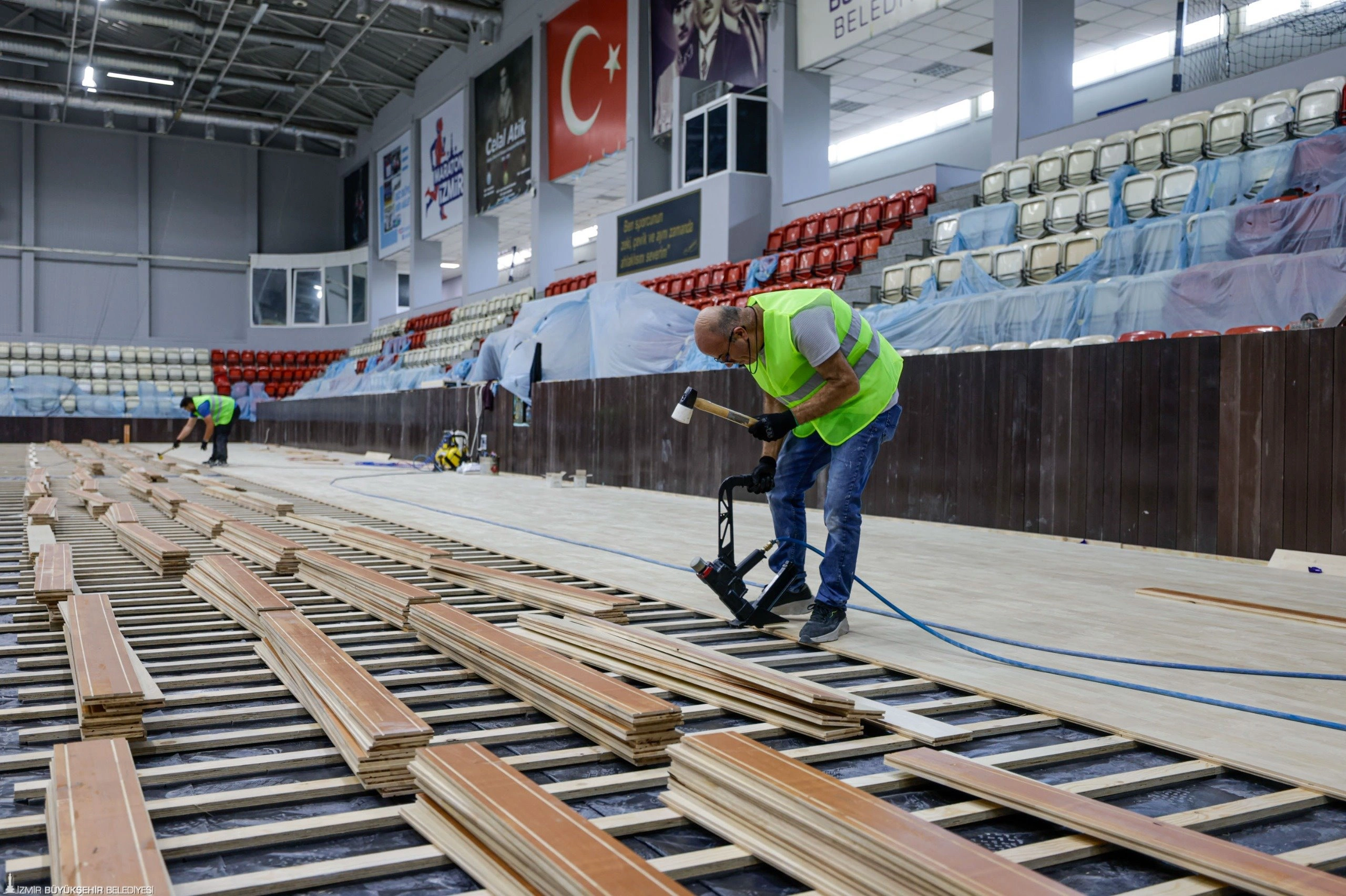 Celal Atik Spor Salonu FIBA standartlarına kavuşuyor 5 Celal Atik Spor Salonu FIBA standartlarına kavuşuyor