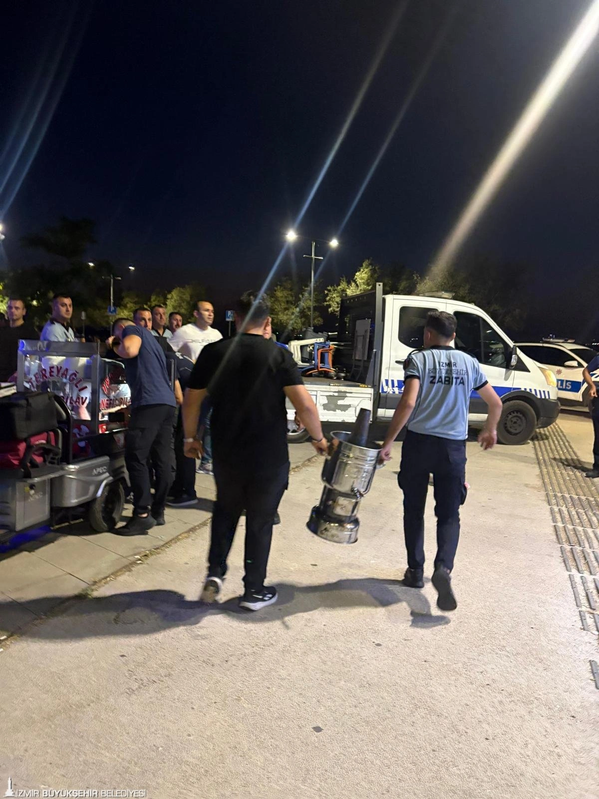 Karantina Parkı’nda izinsiz seyyar satışa ortak denetim