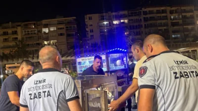 İzmir’in en yoğun kamusal alanlarından Konak Karantina Parkı'nda huzur ve