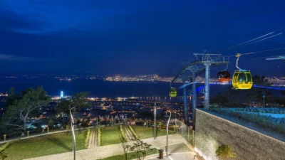 İzmir’in simge mekanlarından, AB standartlarında hizmet veren Balçova Teleferik Tesisleri’nde