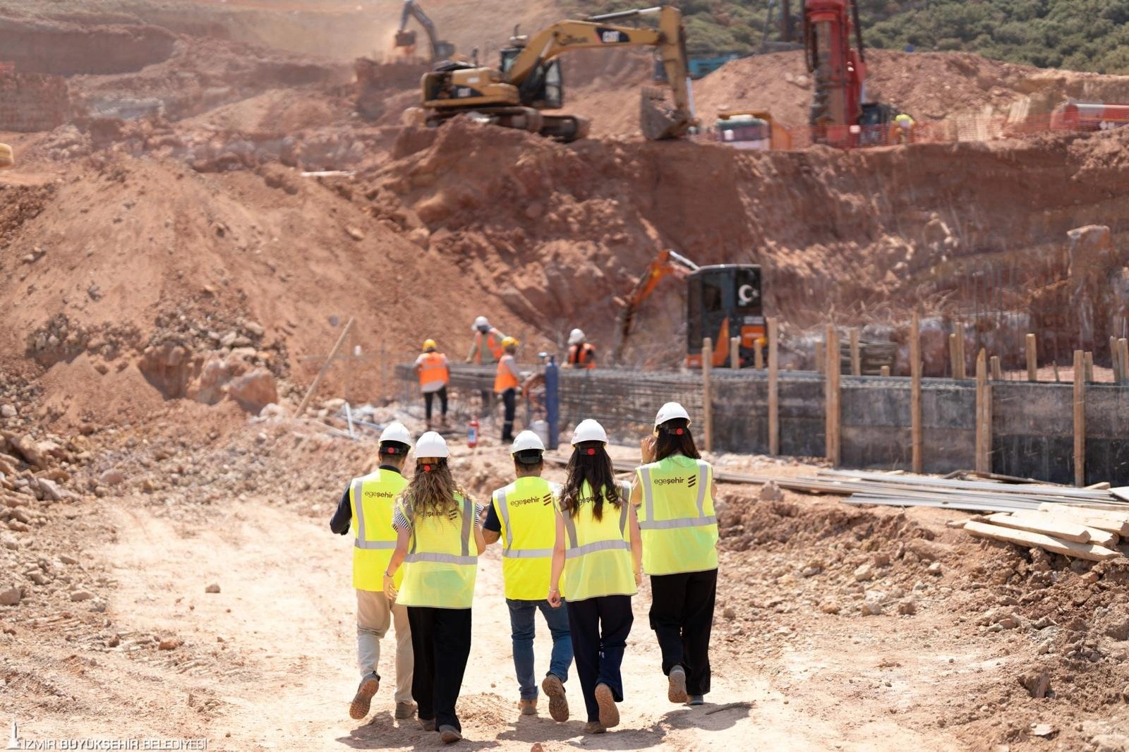 Mor Baret" ile genç kadınlar sahaya çıkıyor: Sahaya indiler