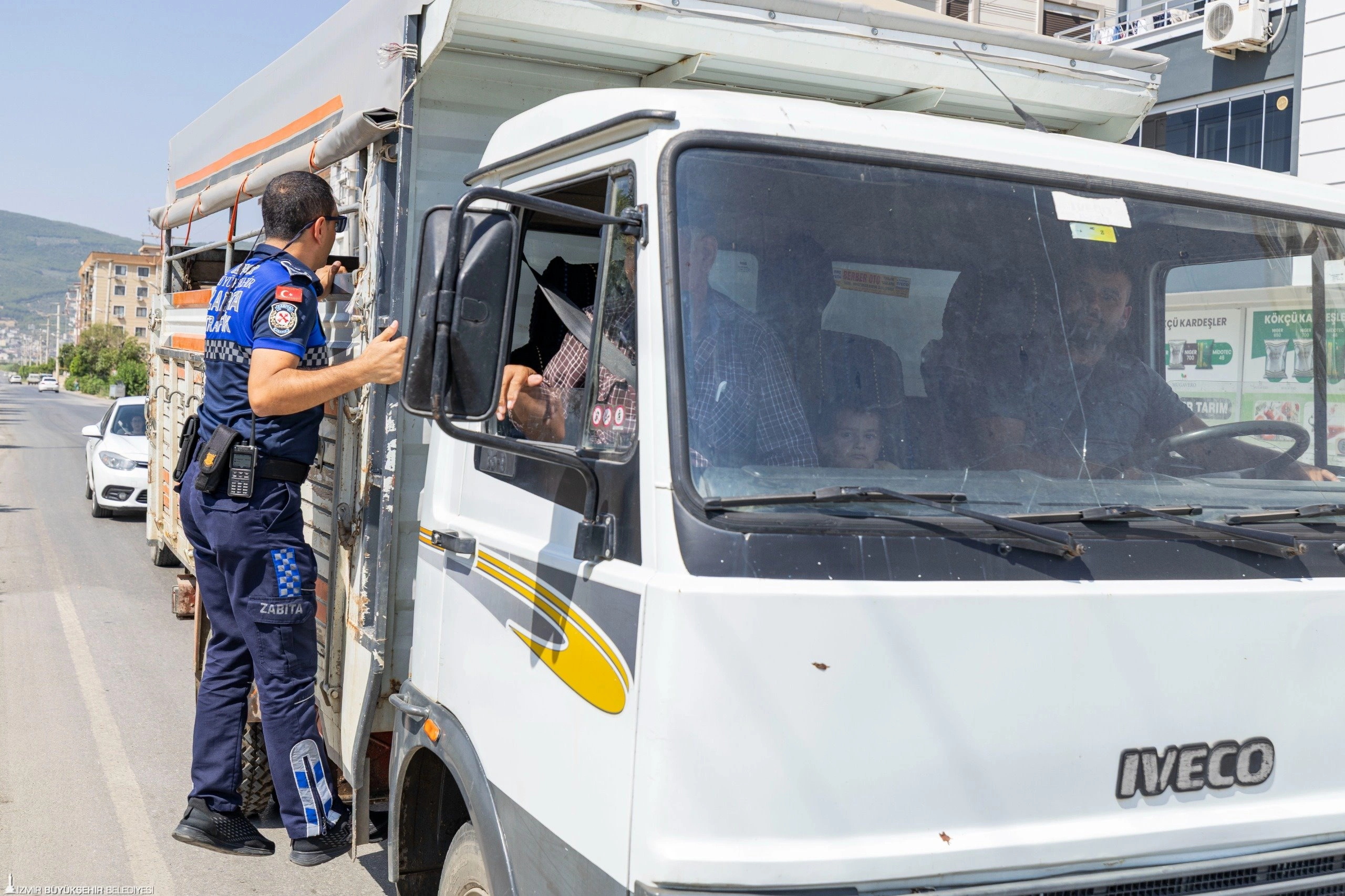 Büyükşehir’den tarım işçisi servislerine sıkı denetim