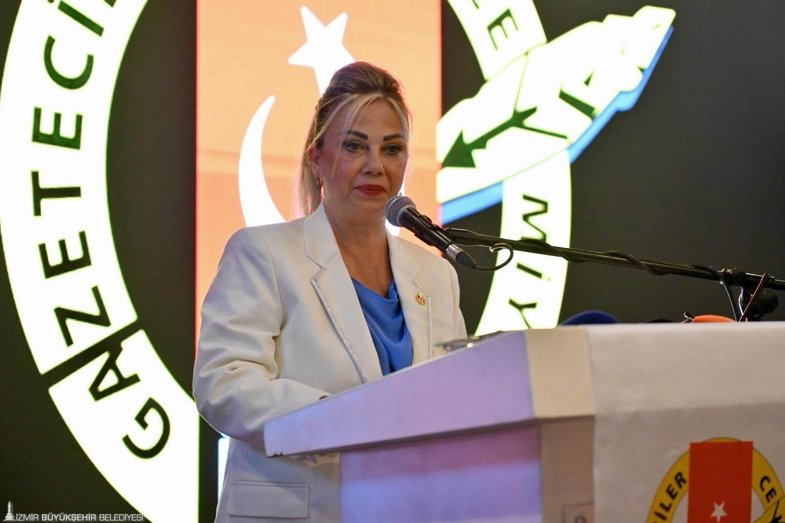 İzmir Gazeteciler Cemiyeti 80.'inci yaşını dayanışma ve ödüllerle kutladı