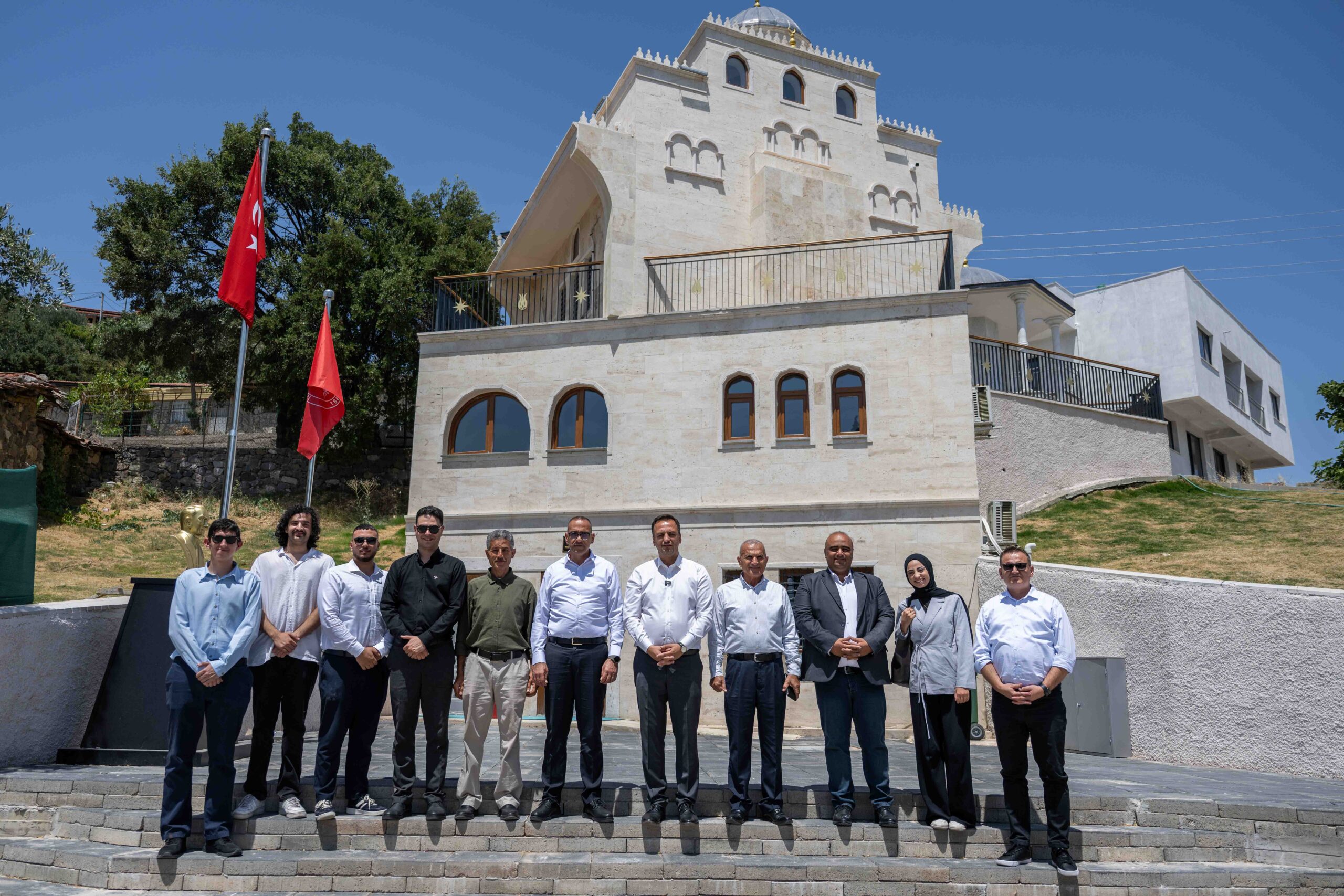 Bornova’dan Filistin’e gönül köprüsü