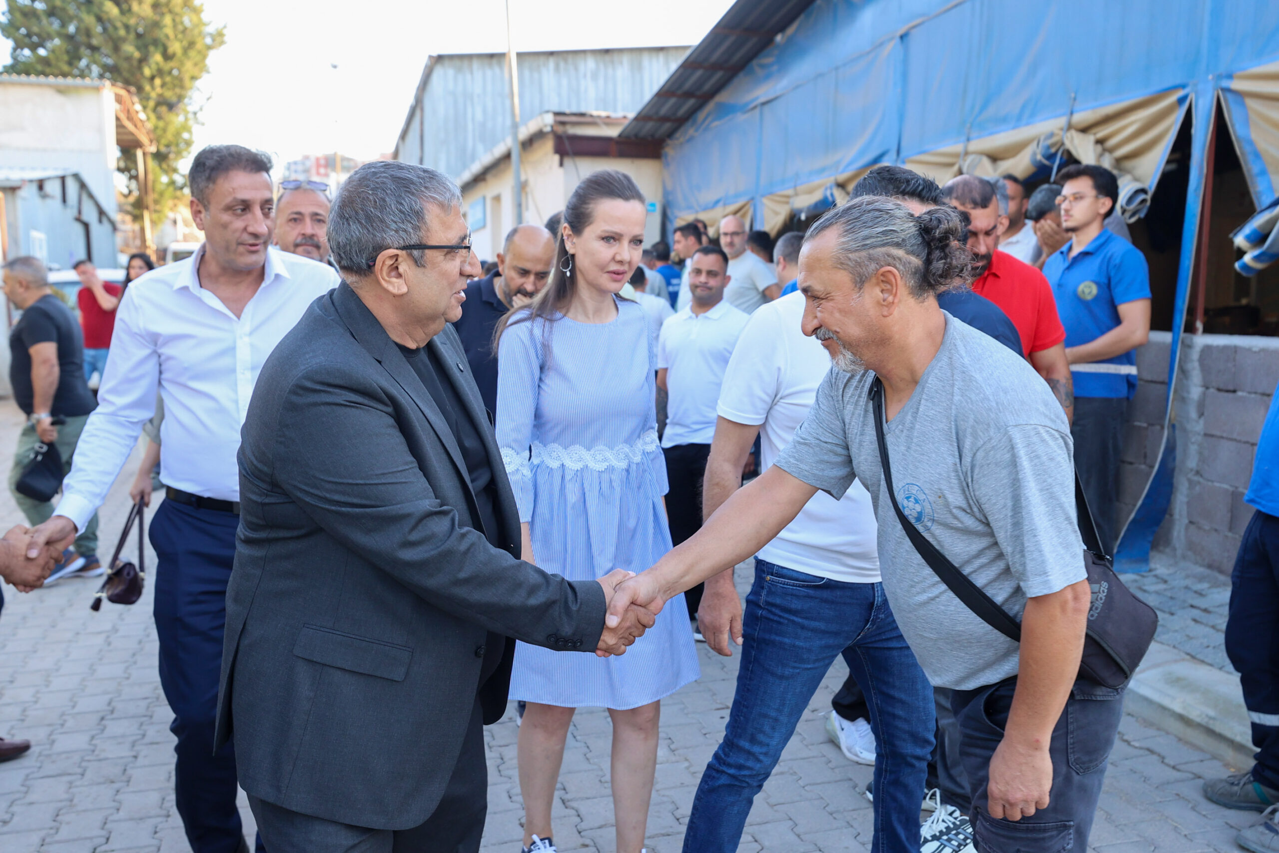 Başkan Vekili Benzer güne şantiyede başladı: 'Emekçilerimizin yanındayız' 3 Başkan Vekili Benzer güne şantiyede başladı: 'Emekçilerimizin yanındayız'