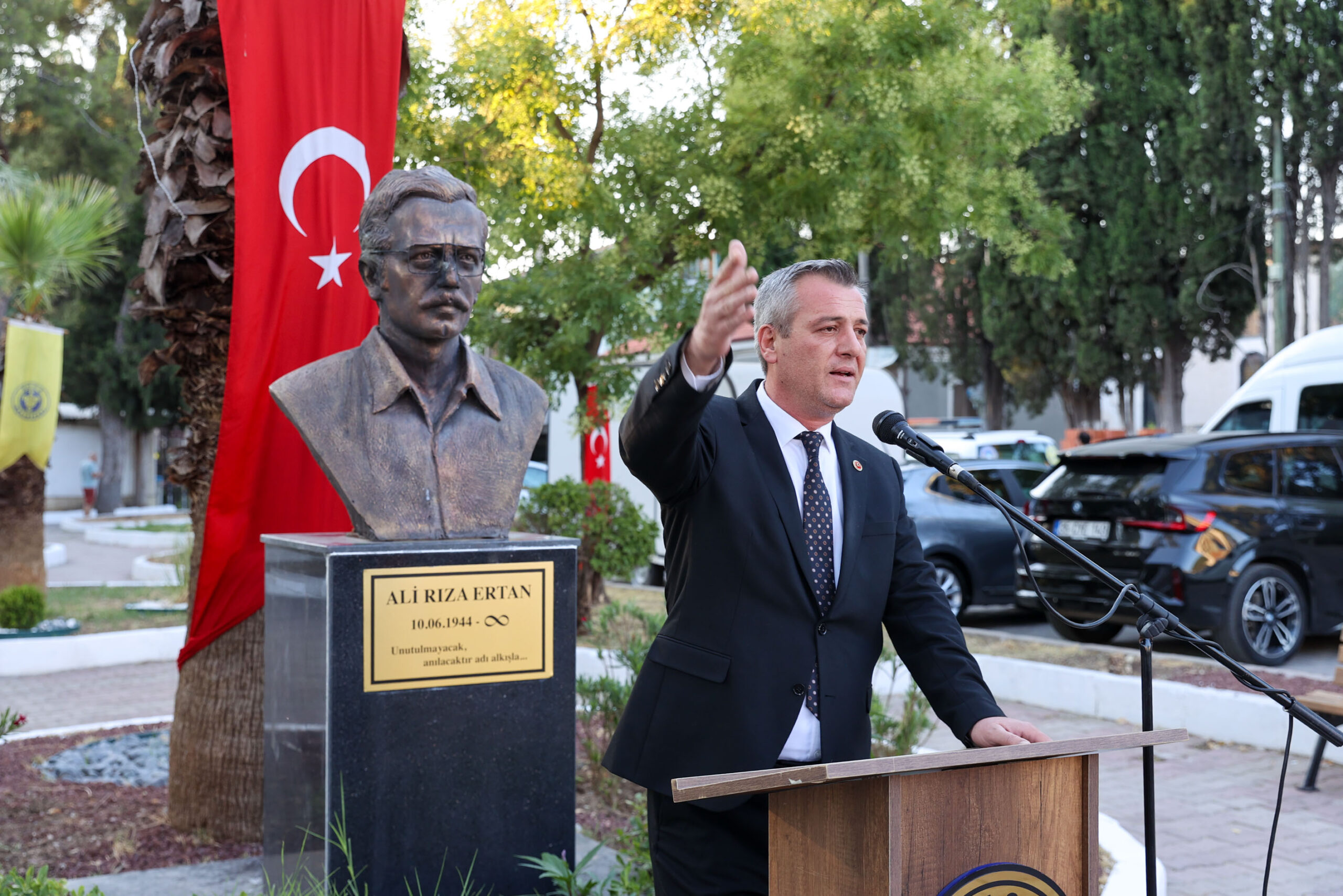 Buca'da Ali Rıza Ertan Şiir Yarışması'nda ödüller sahiplerini buldu: 26 yıllık edebiyat şöleni