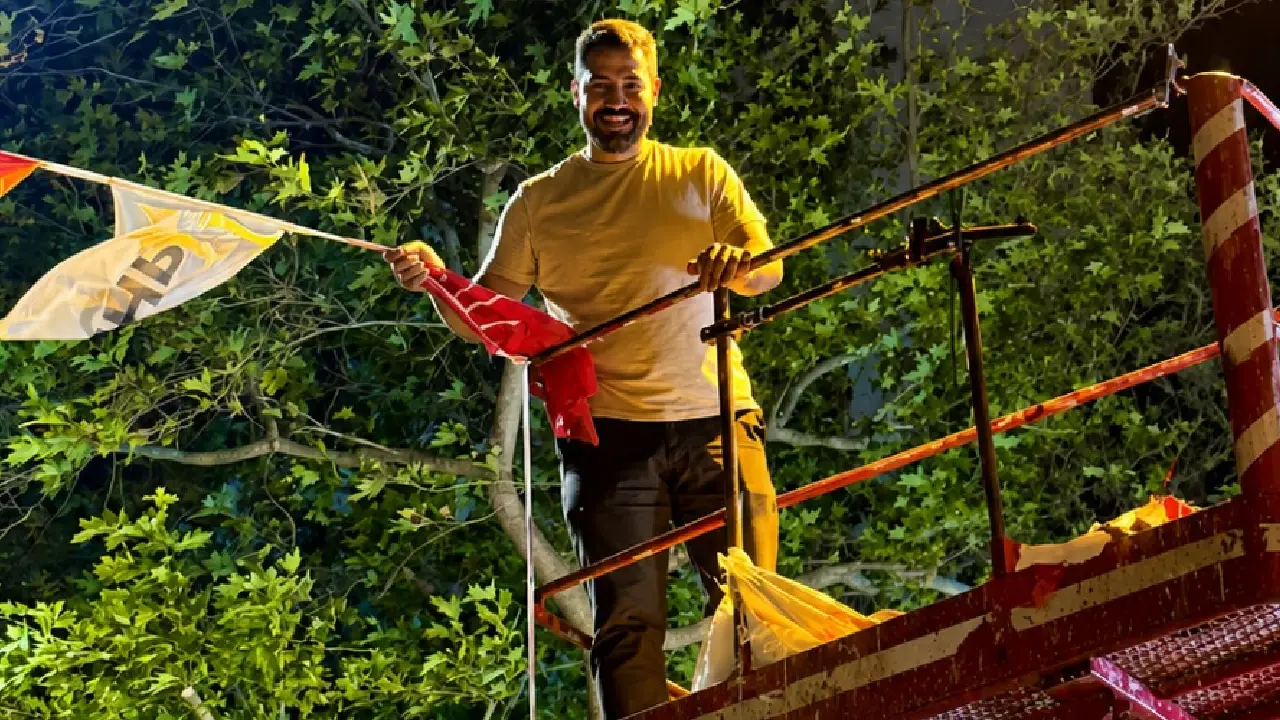 CHP İzmir İl Gençlik Kolları Başkanlığı görevinden istifa eden Efe