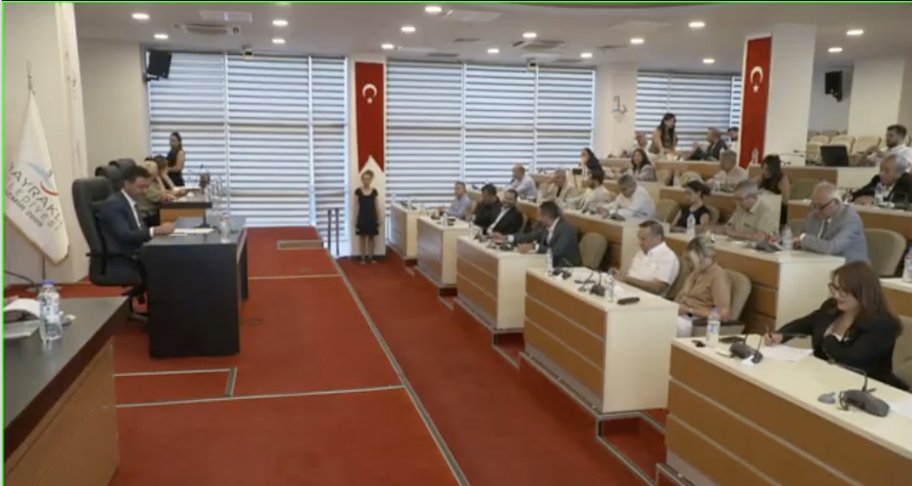 Bayraklı'da milyonluk tasarruf hamlesi: Kiralık araç dönemi bitecek 1 Bayraklı'da milyonluk tasarruf hamlesi: Kiralık araç dönemi bitecek