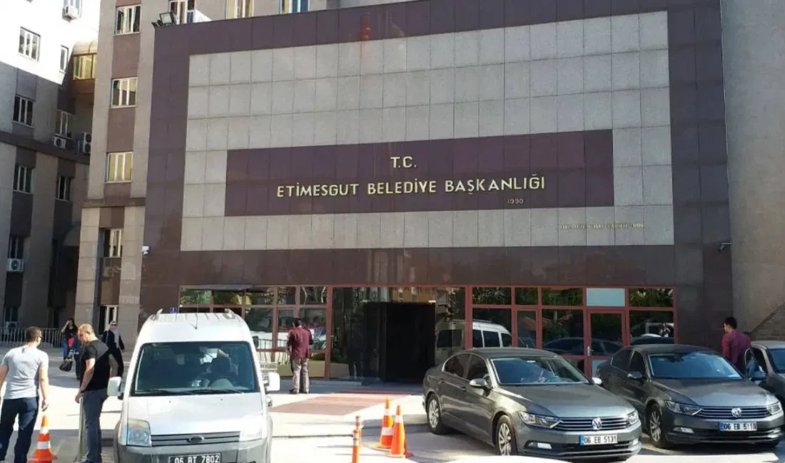 Etimesgut Belediye Başkanı Erdal Beşikçioğlu ve 51 kişinin gözaltına alındığı