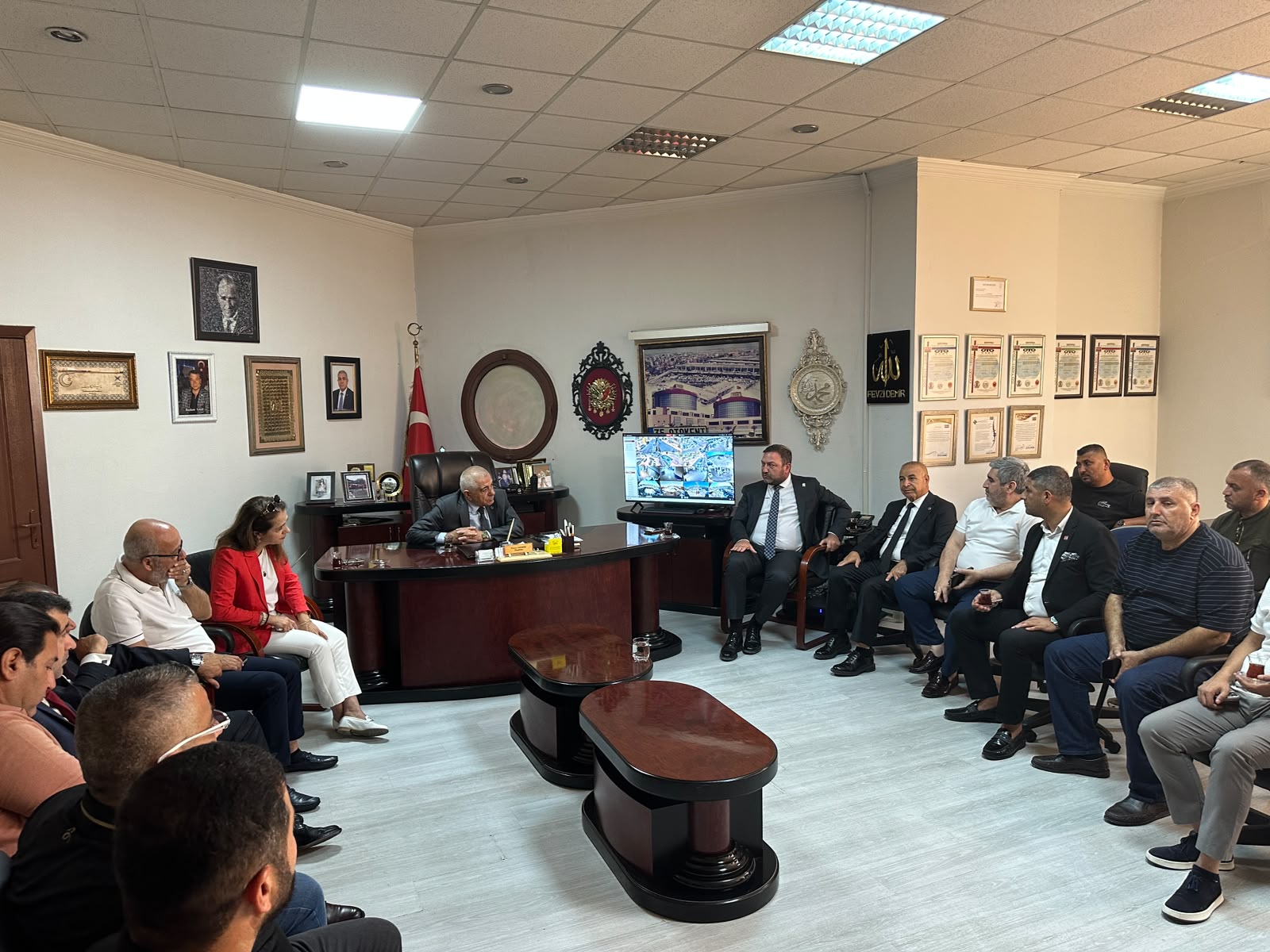 CHP Genel Başkan Yardımcısı İlgezdi İzmir’de sahaya indi