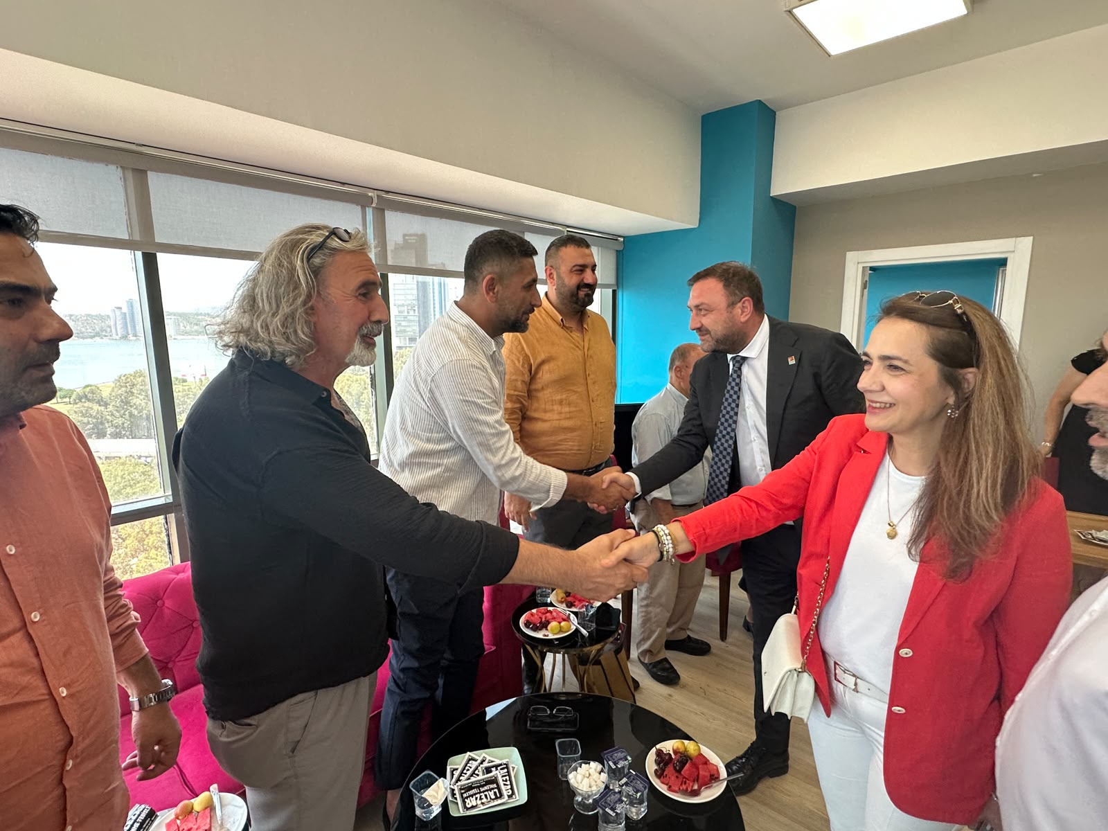 CHP Genel Başkan Yardımcısı İlgezdi İzmir’de sahaya indi