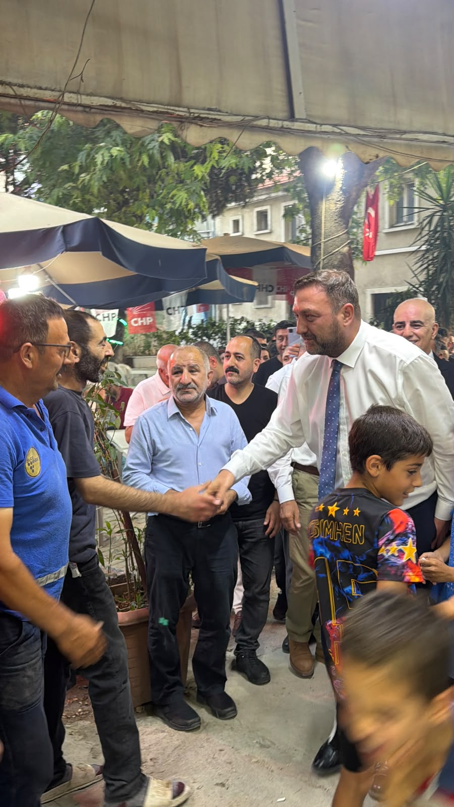 Gümrükçü sahaya indi: Basmane'de halk buluşması 1 Gümrükçü sahaya indi: Basmane'de halk buluşması