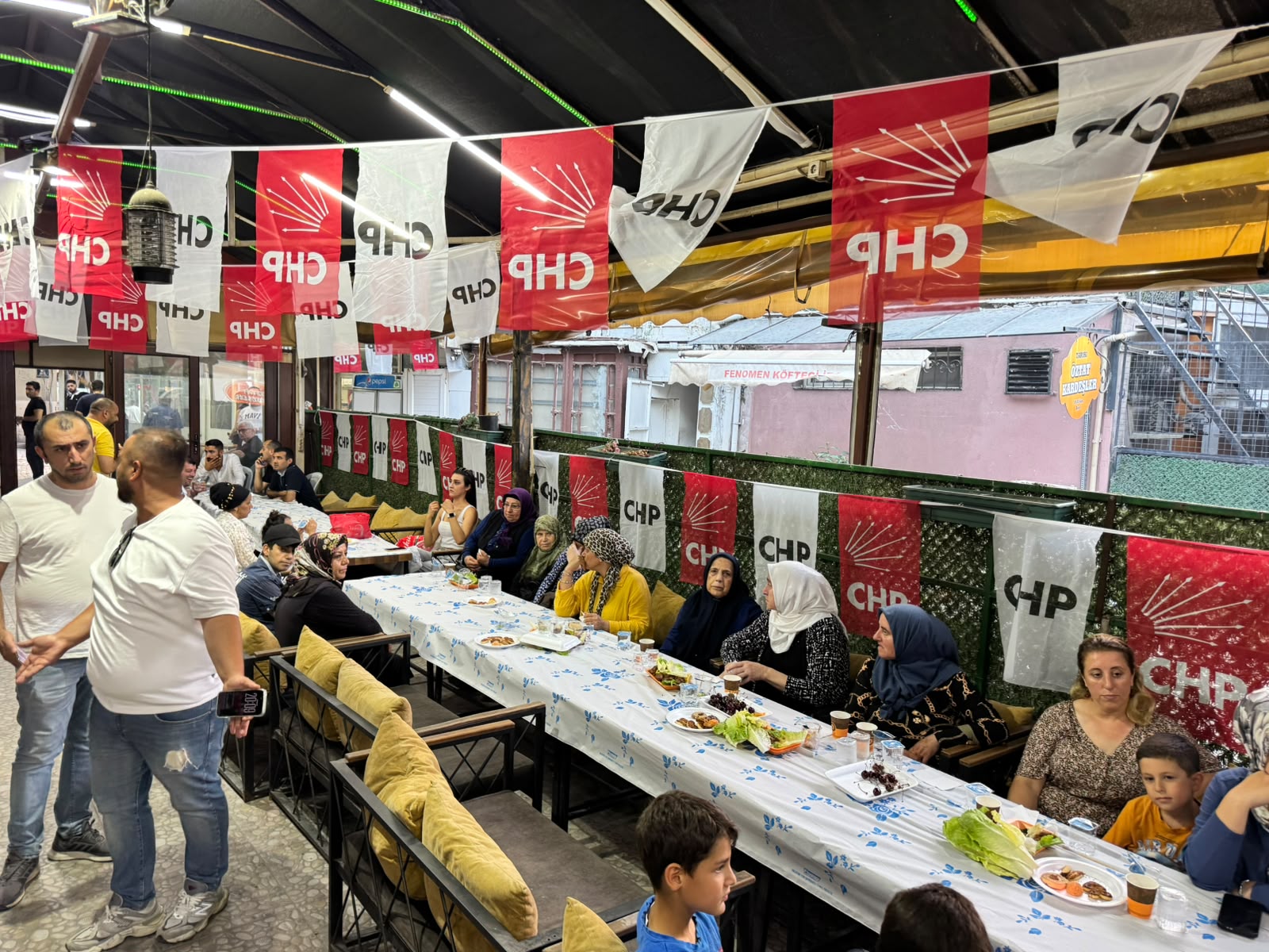 Gümrükçü sahaya indi: Basmane'de halk buluşması 2 Gümrükçü sahaya indi: Basmane'de halk buluşması