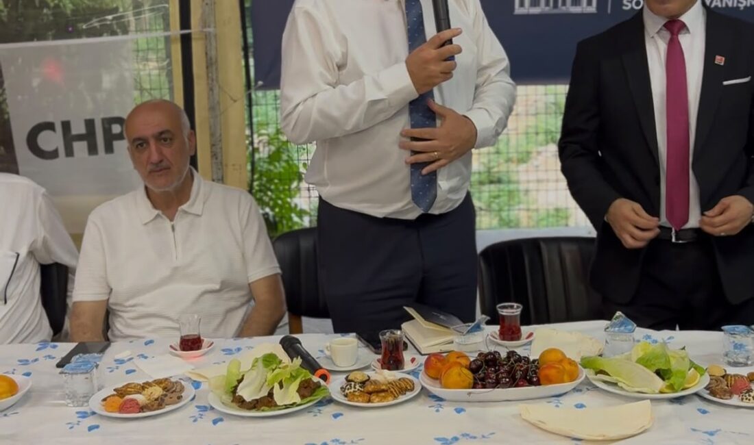Kemal Kılıçdaroğlu yönetimindeki Cumhuriyet Halk Partisi İzmir İl Başkanı Utku