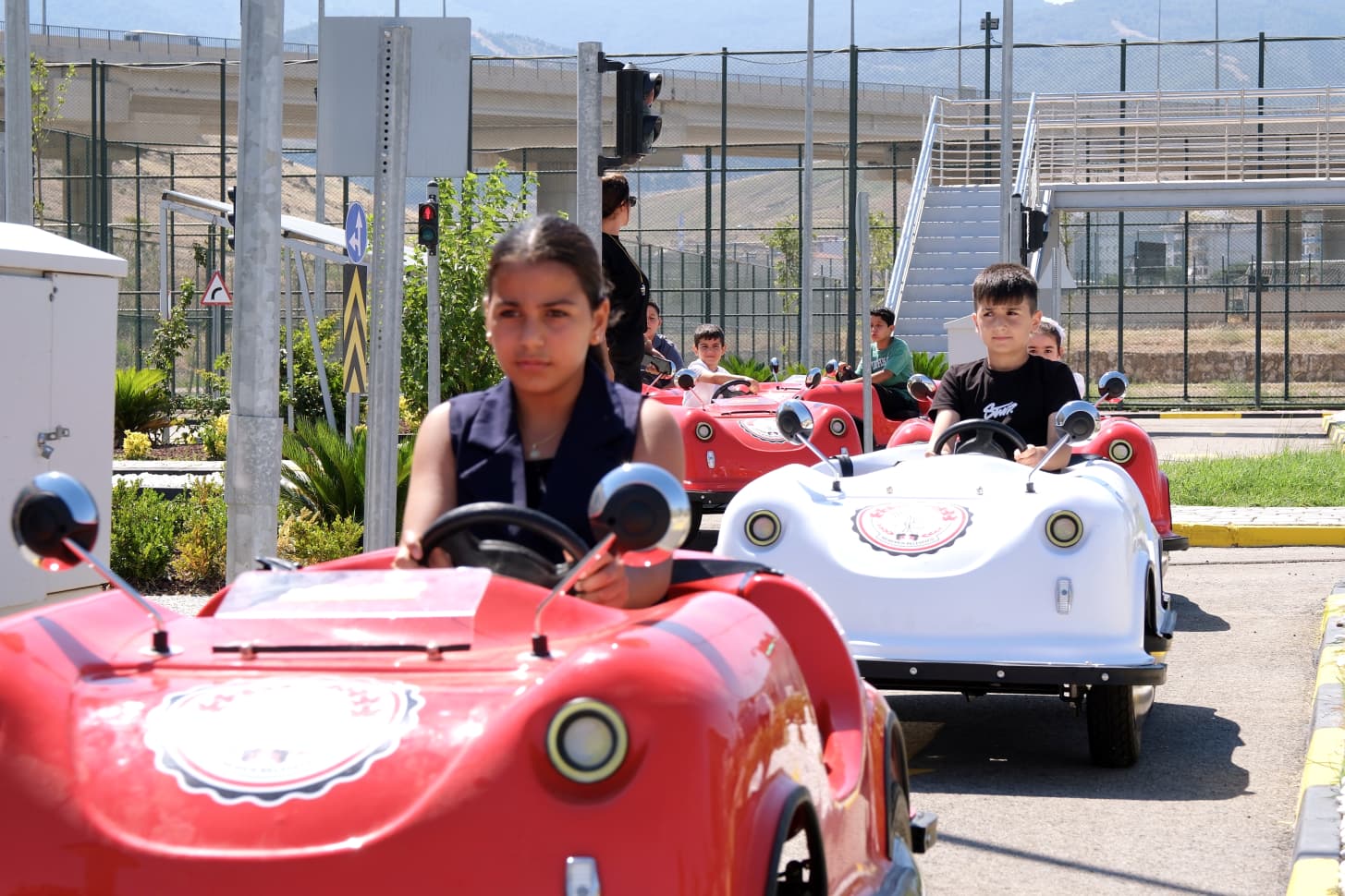 Menemen'de çocuklara her gün trafik kuralları eğitimi