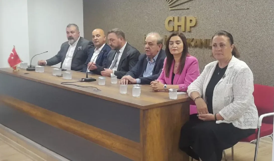 CHP Genel Sekreteri Rıfat Nalbantoğlu ve üst düzey parti kurmayları,