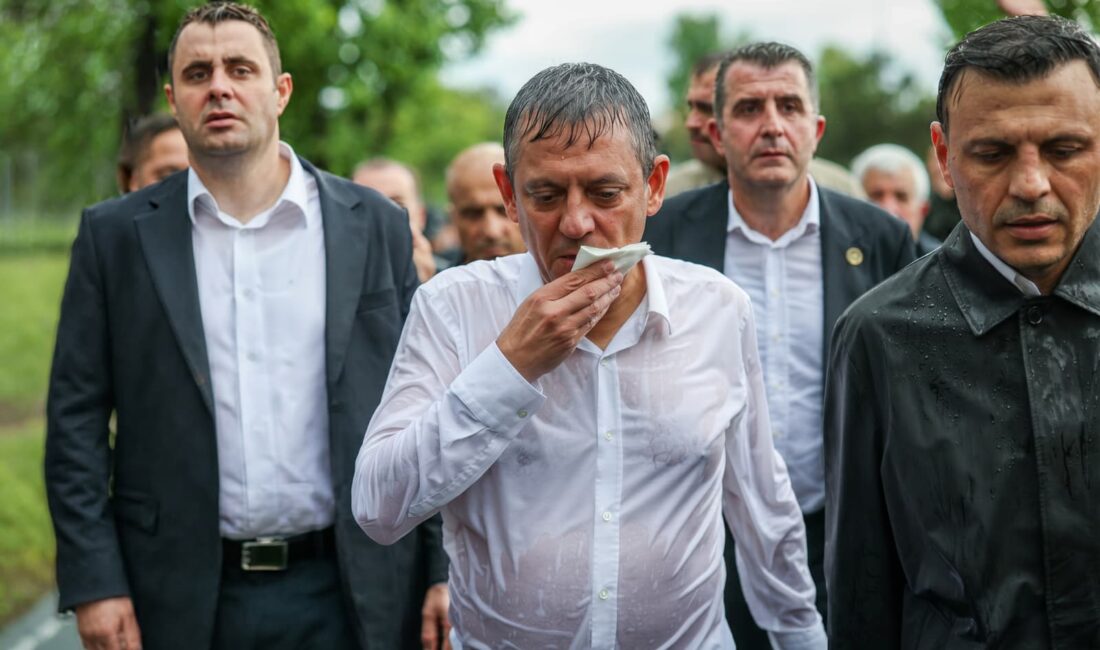 CHP İzmir’in Seçilmiş İl Başkanı Çağatay Güç, Genel Başkan Özgür