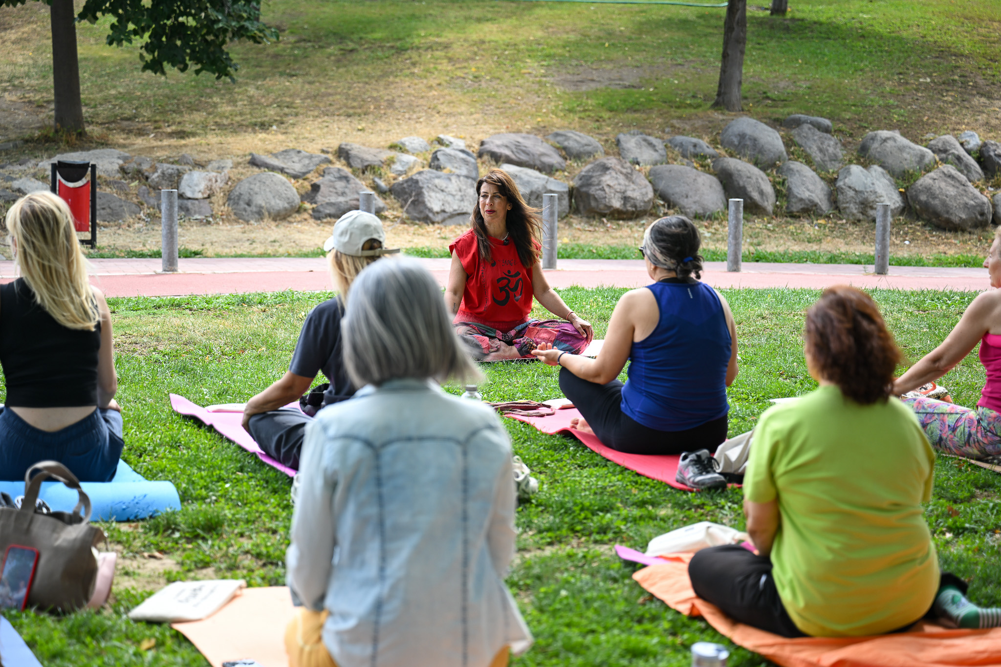 Bornova’da kadınlar doğanın kalbinde buluştu: Aşık Veysel Rekreasyon Alanı’nda yoga ve meditasyon rüzgarı! 2 Bornova’da kadınlar doğanın kalbinde buluştu: Aşık Veysel Rekreasyon Alanı’nda yoga ve meditasyon rüzgarı!