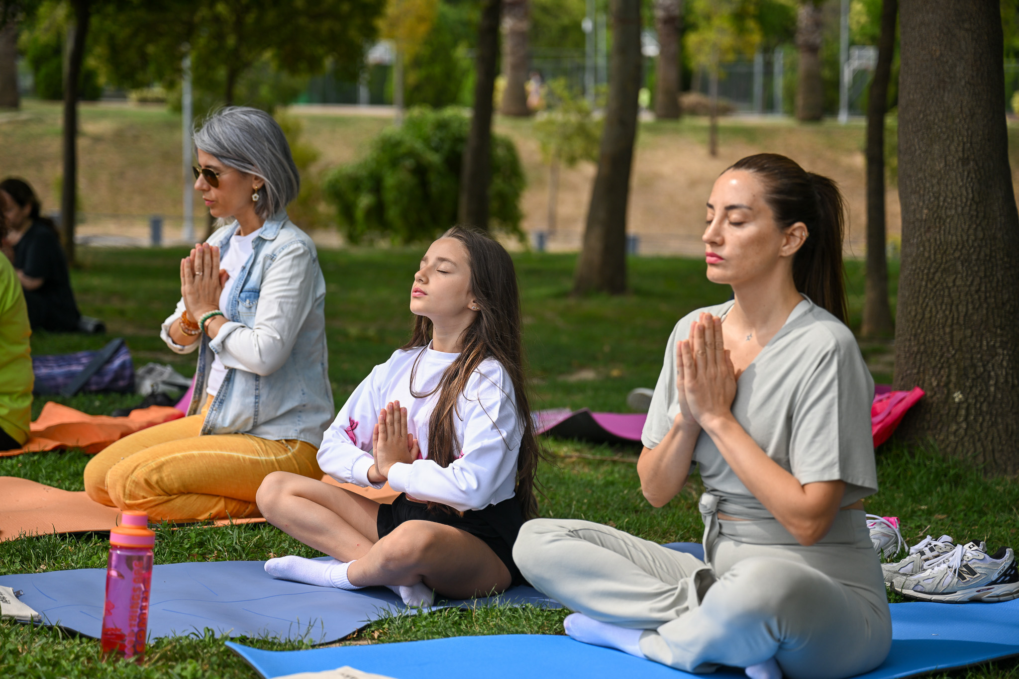 Bornova’da kadınlar doğanın kalbinde buluştu: Aşık Veysel Rekreasyon Alanı’nda yoga ve meditasyon rüzgarı! 4 Bornova’da kadınlar doğanın kalbinde buluştu: Aşık Veysel Rekreasyon Alanı’nda yoga ve meditasyon rüzgarı!