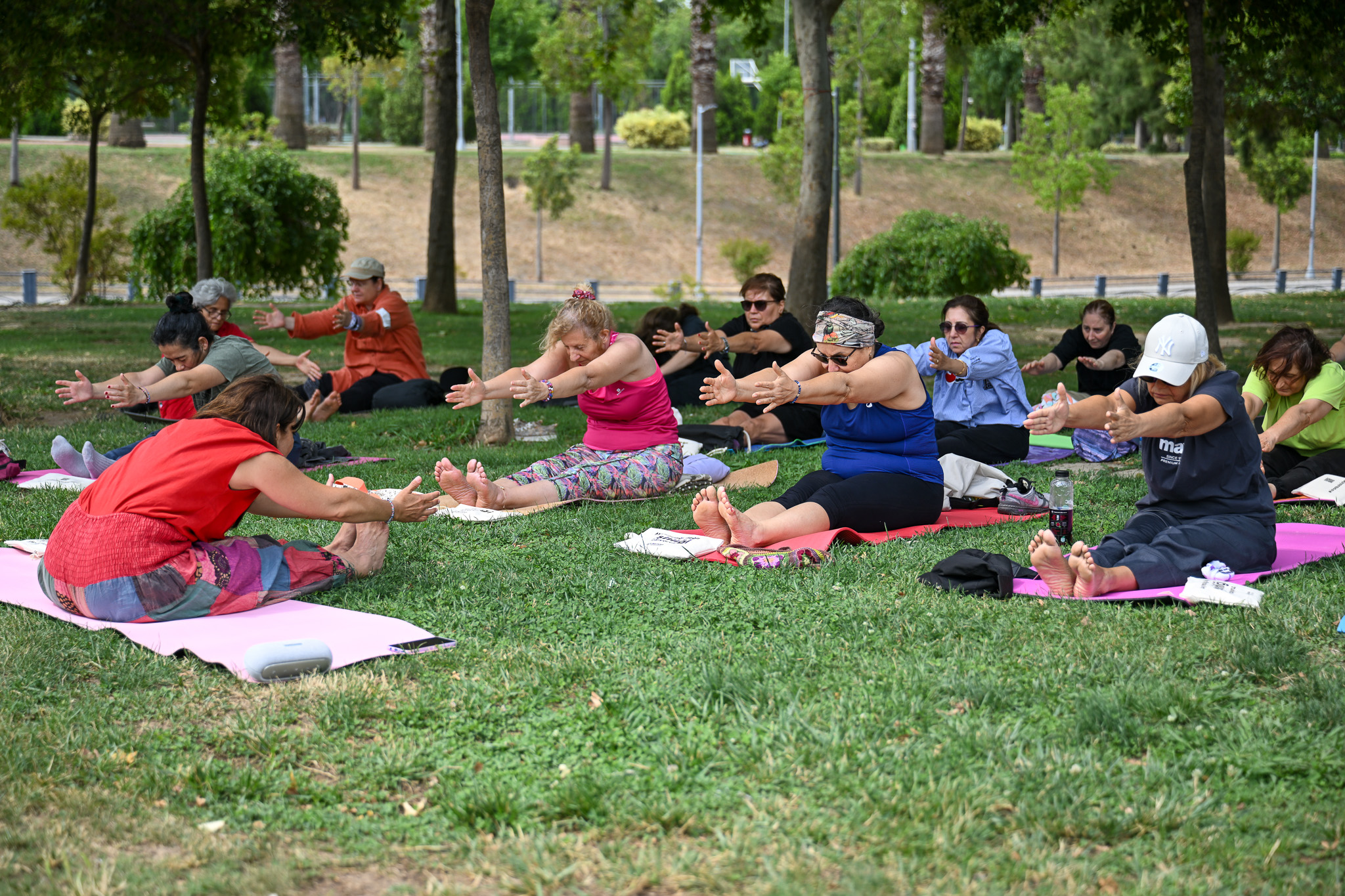 Bornova’da kadınlar doğanın kalbinde buluştu: Aşık Veysel Rekreasyon Alanı’nda yoga ve meditasyon rüzgarı! 3 Bornova’da kadınlar doğanın kalbinde buluştu: Aşık Veysel Rekreasyon Alanı’nda yoga ve meditasyon rüzgarı!