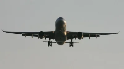 Almanya’nın başkenti Berlin’den havalanan ve İzmir’e doğru seyreden SunExpress yolcu