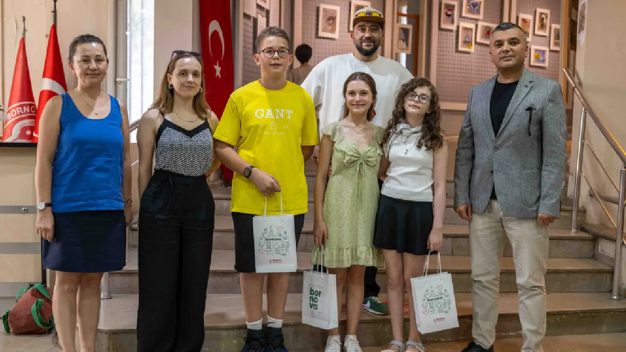 Bornova’yı çocuklar yeniden hayal etti: Kentin düşlerle buluştuğu sergi büyük ilgi gördü