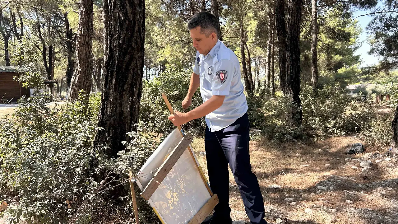 Bornova’da görsel kirliliğe zabıta freni