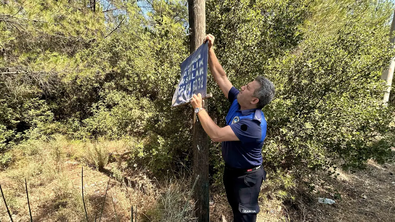 Bornova’da görsel kirliliğe zabıta freni