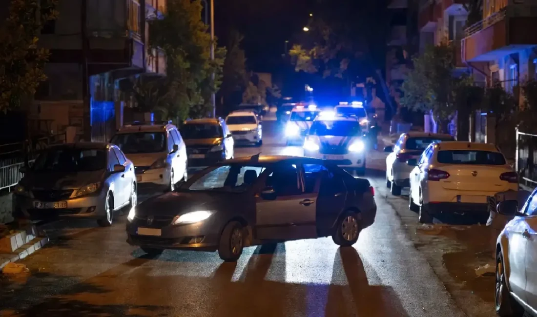 İzmir’in Bornova ilçesinde polisin "dur" ihtarına uymayarak kaçan ve otomobilini