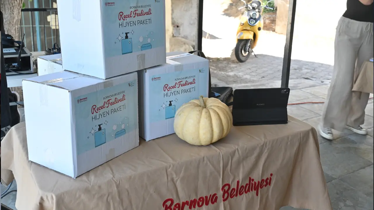 Lezzetin sırrı hijyende gizli: Bornova’da reçel festivali üreticilerine eğitim
