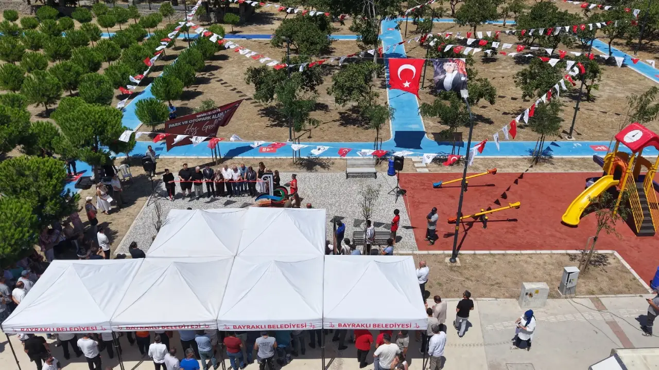 Bayraklı’da çifte çözüm: Hem yeşil alan hem otopark!