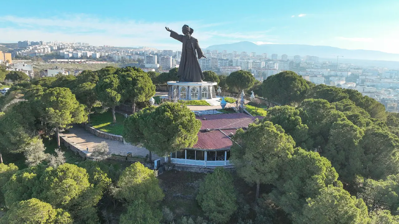 Hem cebe hem keyfe hitap eden adres! Geniş otoparkı ve zengin menüsüyle mevlana kafe dolup taşıyor!