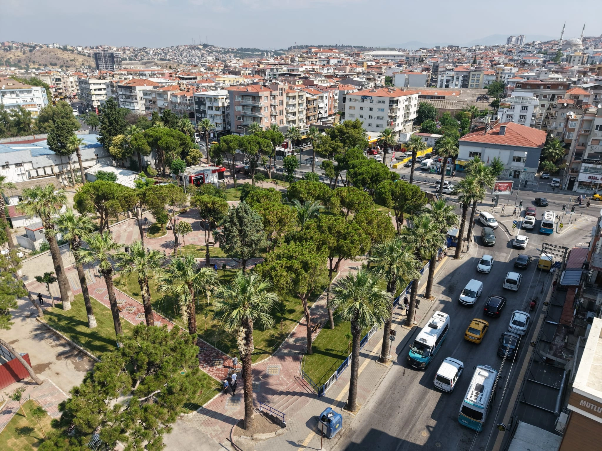 Bucalıların yıllardır girmeye korktuğu parkta büyük dönüşüm! Şirinyer'de işgaller son buldu! 2 Bucalıların yıllardır girmeye korktuğu parkta büyük dönüşüm! Şirinyer'de işgaller son buldu!