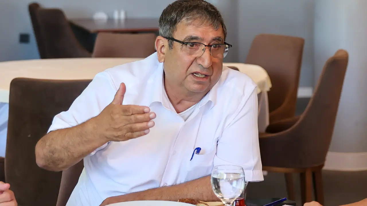 Buca'da siyaset üstü adım! 9 farklı parti Gölet’te "Buca" ortak paydasında buluştu! 1 Buca'da siyaset üstü adım! 9 farklı parti Gölet’te "Buca" ortak paydasında buluştu!