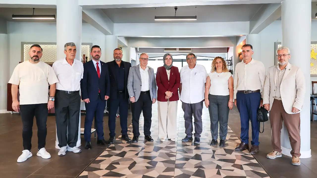 Buca'da siyaset üstü adım! 9 farklı parti Gölet’te "Buca" ortak paydasında buluştu! 3 Buca'da siyaset üstü adım! 9 farklı parti Gölet’te "Buca" ortak paydasında buluştu!