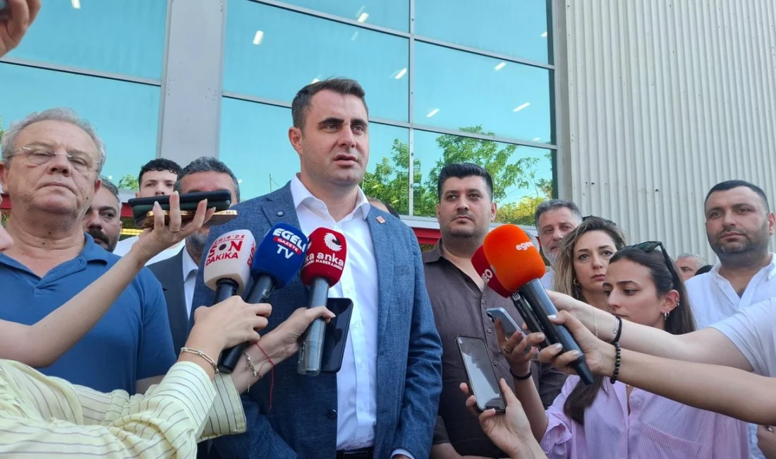 CHP’den istifa eden ve YENİ Parti’nin İzmir Kurucu İl Başkanı