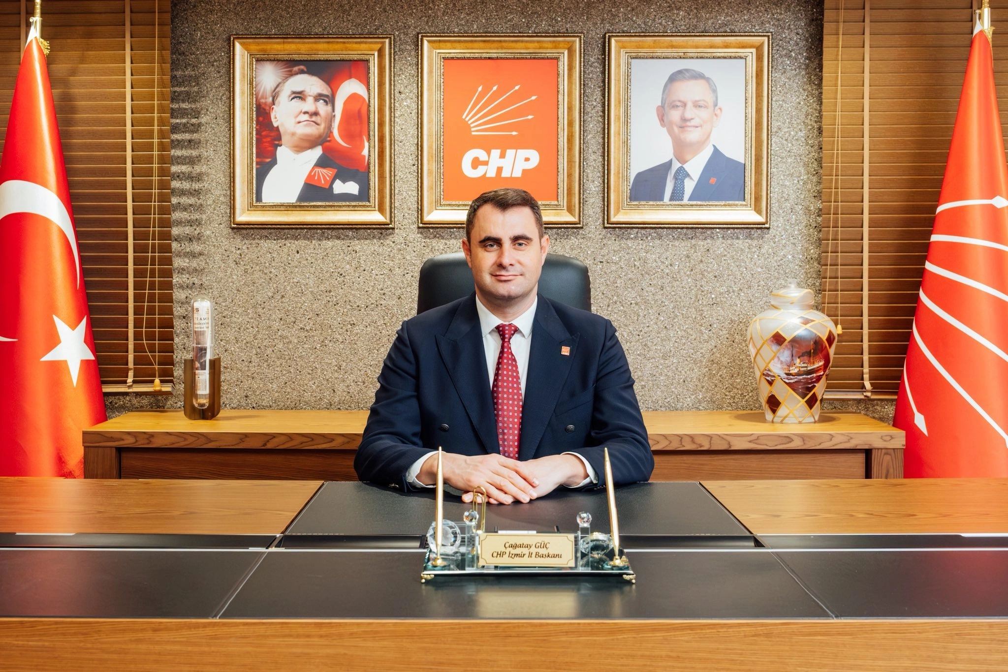 Kılıçdaroğlu yönetimi tarafından görevden alınan CHP İzmir'in seçilmiş il başkanı