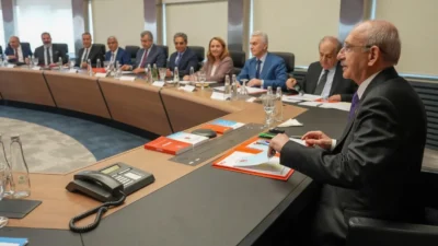 Mahkeme kararıyla görevine dönen CHP Genel Başkanı Kemal Kılıçdaroğlu başkanlığında