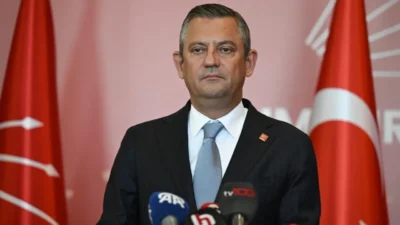 CHP’de genel merkez yönetiminin olağanüstü kurultay kapılarını kapatmasının ardından hareketlenen