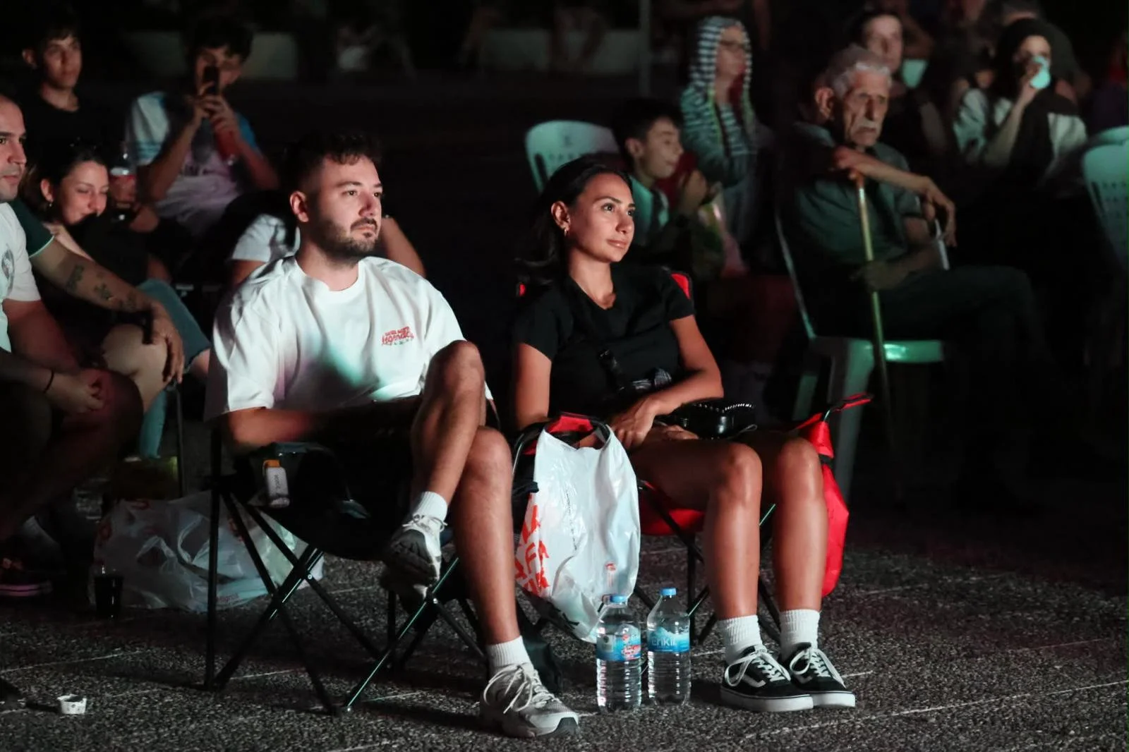 Çiğli'de mahalle sinema günleri keyfi: Vizontele ile start aldı