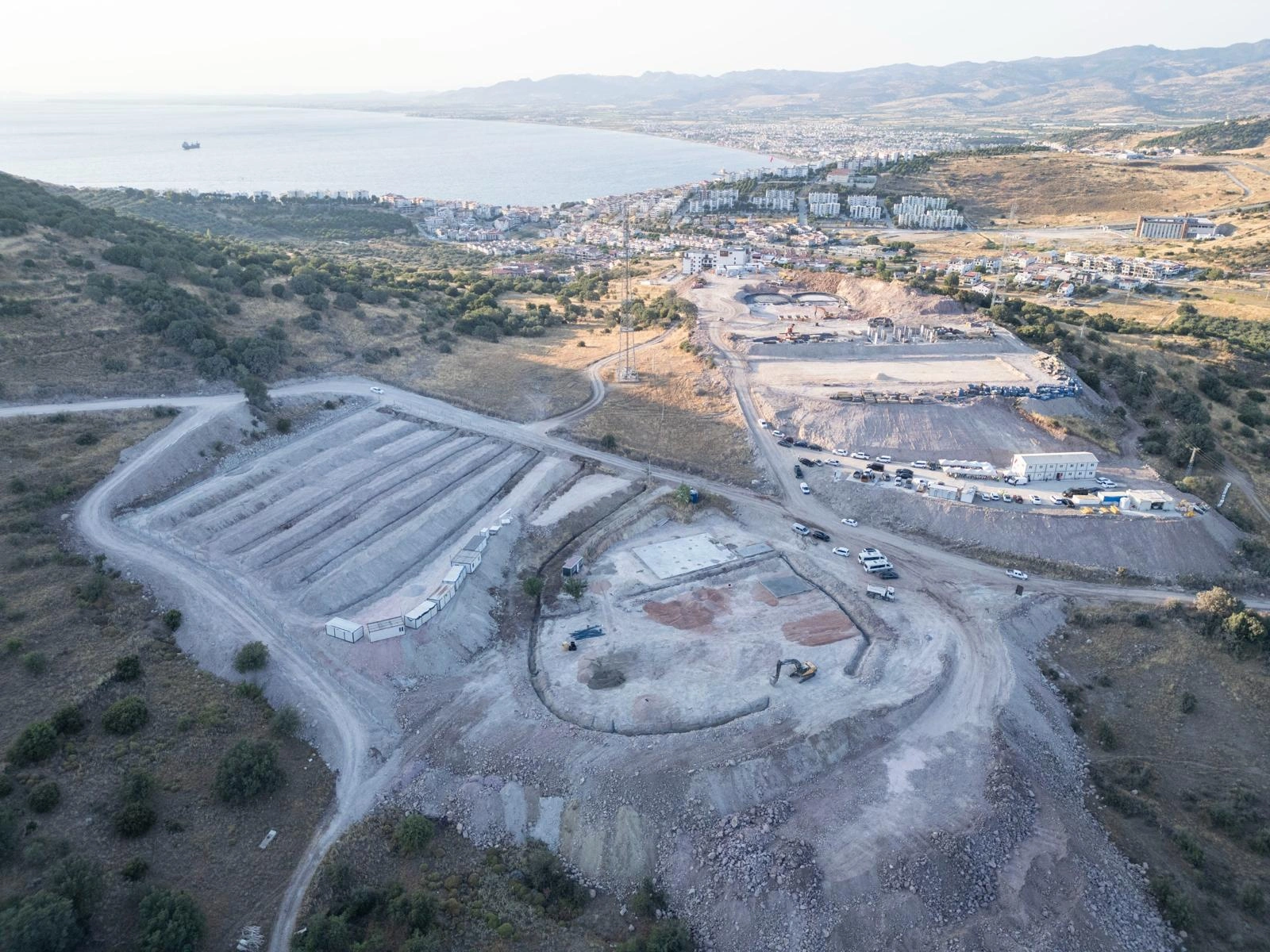 Dikili’ye modern hayvan bakımevi: Başkan Cemil Tugay sahaya indi, tarih verdi! 3 Dikili’ye modern hayvan bakımevi: Başkan Cemil Tugay sahaya indi, tarih verdi!