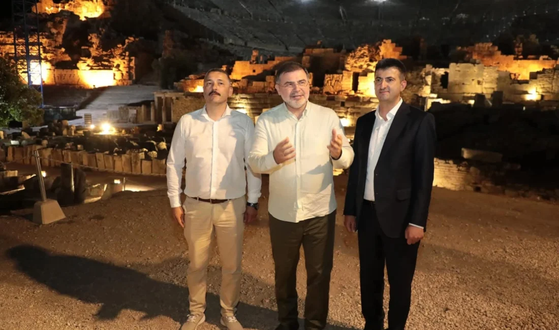 Kültür ve Turizm Bakanlığı'nın hayata geçirdiği "Gece Müzeciliği" uygulamasının İzmir