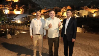 Kültür ve Turizm Bakanlığı'nın hayata geçirdiği "Gece Müzeciliği" uygulamasının İzmir