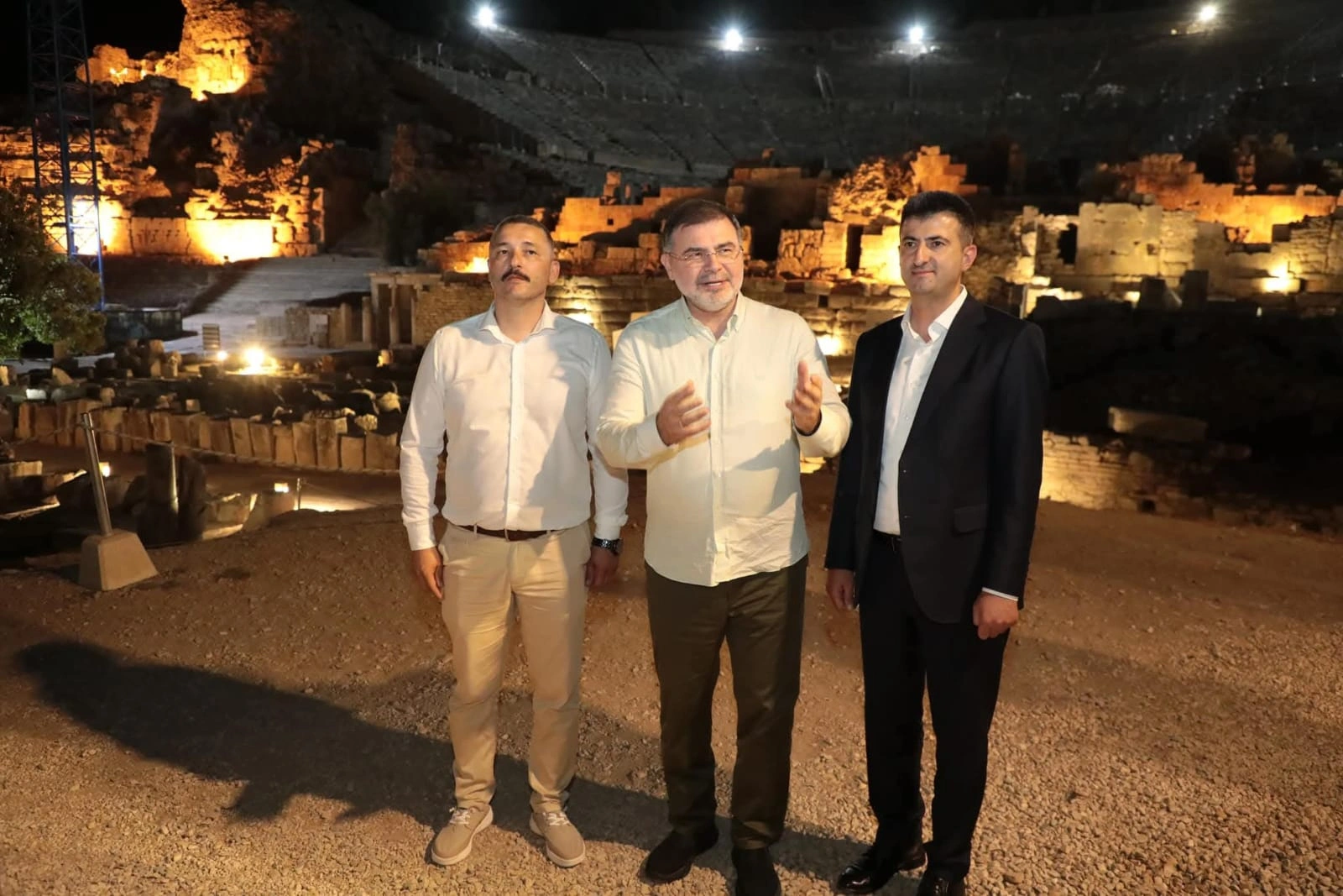 Kültür ve Turizm Bakanlığı'nın hayata geçirdiği "Gece Müzeciliği" uygulamasının İzmir
