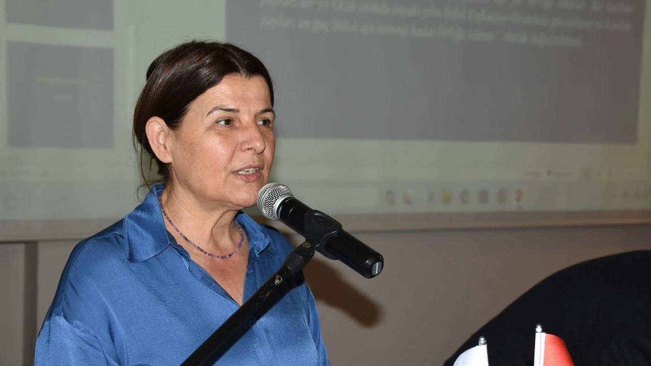 Özgür Özel liderliğinde kurulan YENİ Parti'ye geçişler İzmir’de yerel yönetimleri